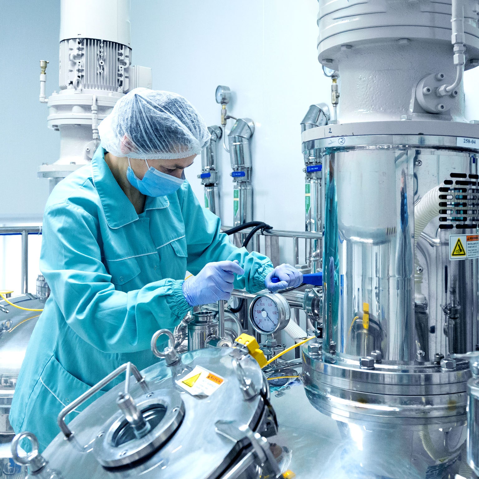 decarbonizing-api-manufacturing-937965920-thumb-1536x1536